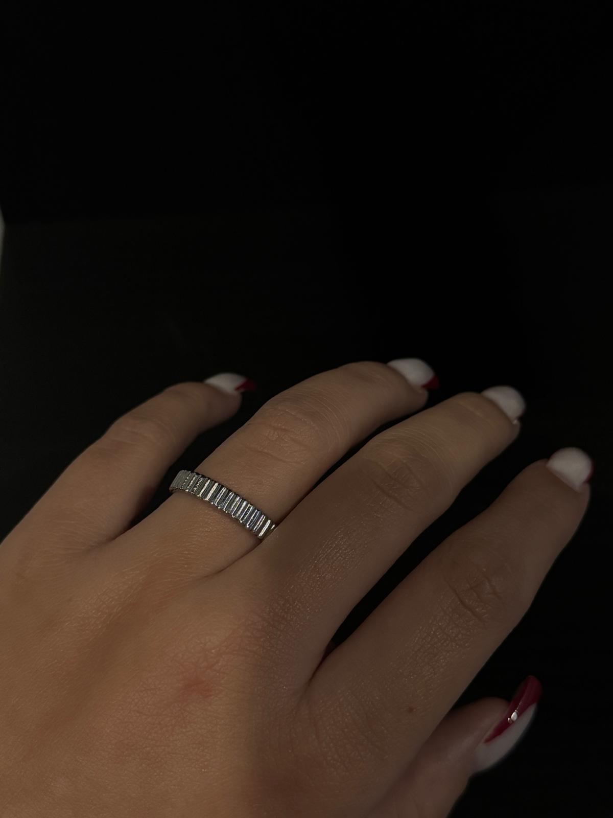 ANEL MINIMALISTA